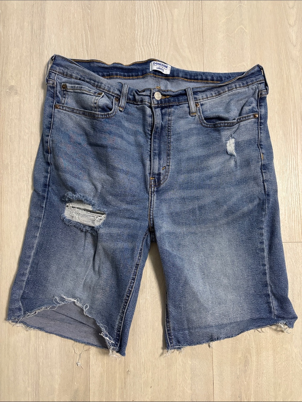 🔥BUNDLESALE Men’s 36 Denizen from Levi's Distressed Denim Shorts
